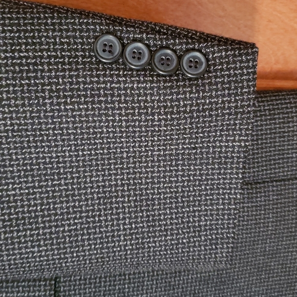 Sport coat made by Haggar. Size is 44L.  Like new condition. Color black gray - Picture 4 of 8